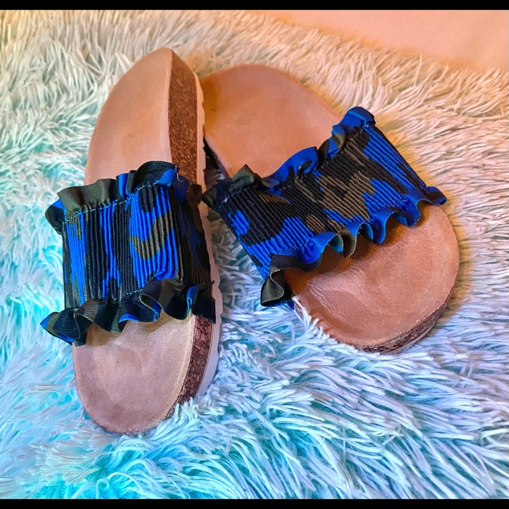 women camo sandals size 7